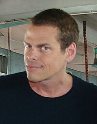 200px-Vince_Offer.JPG