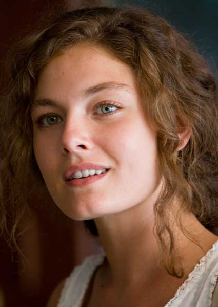 alexa_davalos.jpg