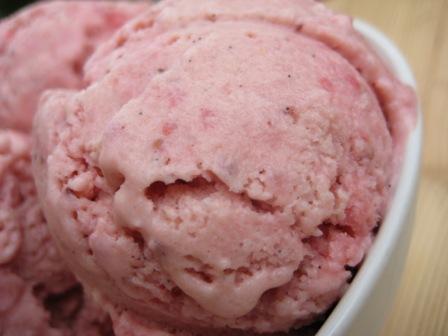 strawberry-icecream.JPG